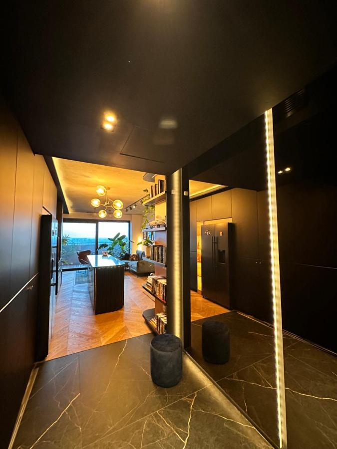 Ferienwohnung Skyline Elegance With Free Parking Pressburg Exterior foto