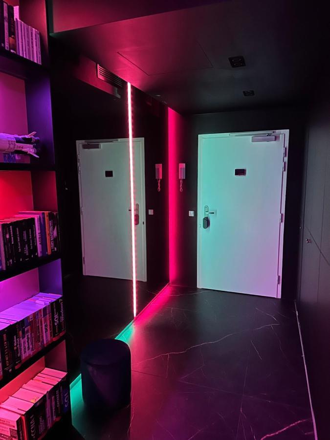 Ferienwohnung Skyline Elegance With Free Parking Pressburg Exterior foto